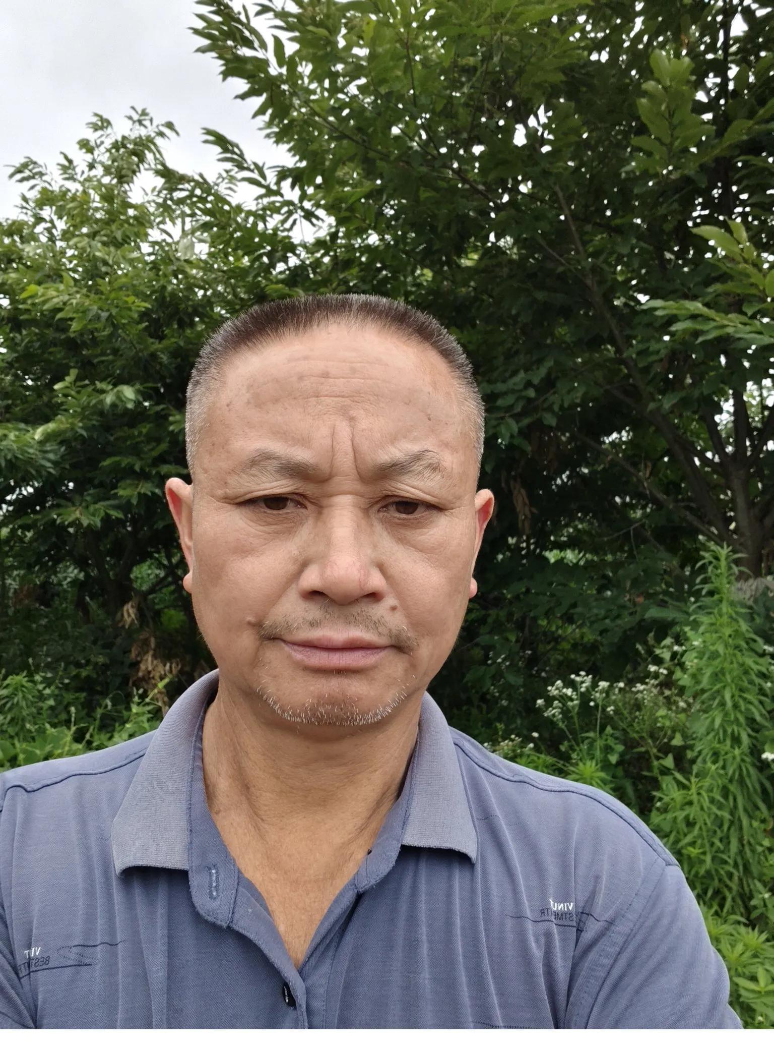 还没有把海清养大，我就偷偷放下不甘心的走了。



三年时光荏苒，转眼又是她的生