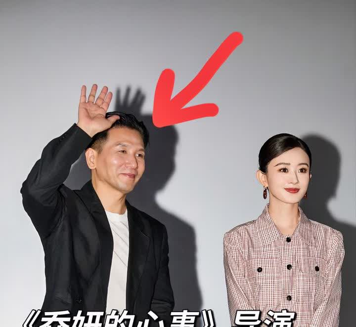 赵德胤估计烦透了，
他烦的不是自己被拍帮赵丽颖带娃，
离谱的是，他都42岁了