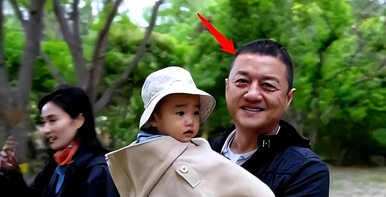 以为李亚鹏在作秀，结果被他的教育情怀戳中
刷到李亚鹏移交幼儿园的新闻，第一反应是