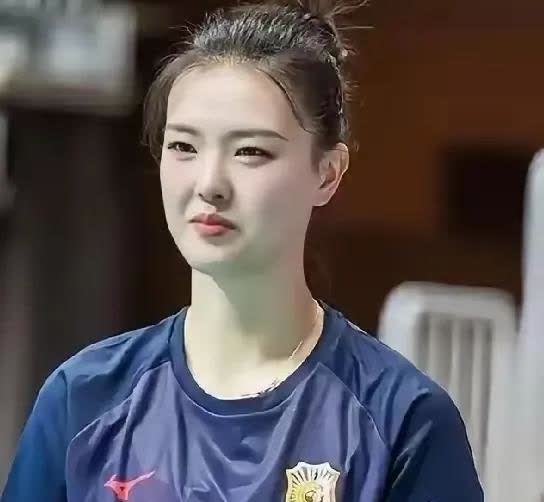 张常宁：小样儿，你以为换了个马甲，我就不认识你？

张常宁首发上场，打的就是
