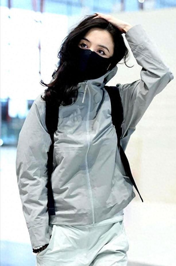怎么会有如此长相大气，身材又绝的女明星！难怪每次随性一穿都能时髦得毫不费力，还难