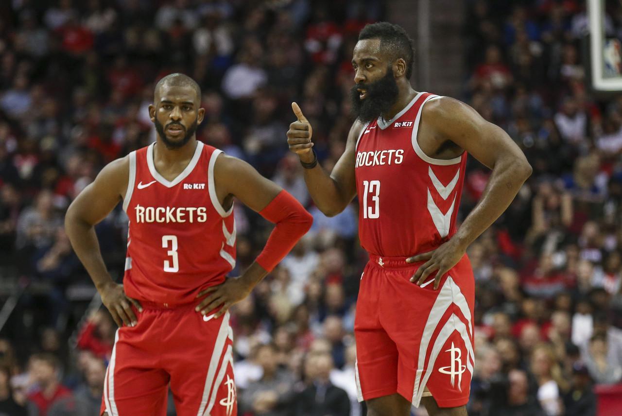 NBA的球员流动太有意思了，不像CBA死水一潭，利拉德刚回了老东家开拓者，一转眼