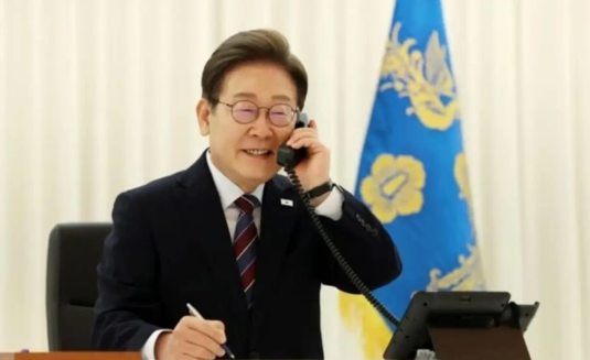 【韩国总统李在明将在G7峰会首次外交亮相，美日中三大外交难题如何拿捏？】据韩媒体