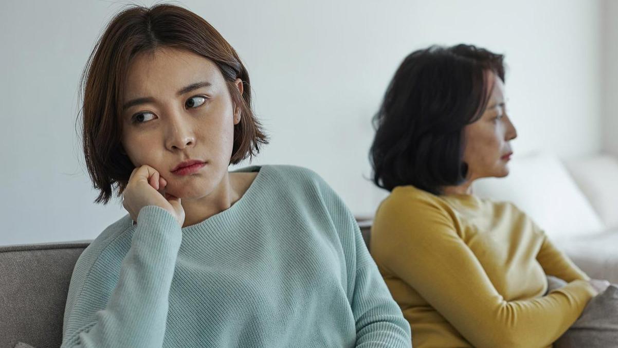 花3000块买衣服被婆婆骂败家，我怼她“我月入20000多，不靠你儿子养！”