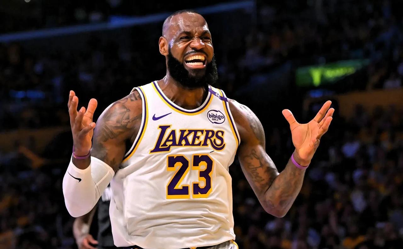 湖人也太不尊重詹姆斯了吧！
据ESPN多名记者报道，湖人前段时间出售球队股份时，