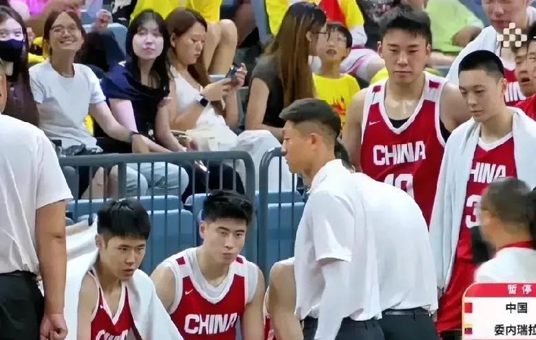 到了正赛，郭士强不会也让王俊杰继续给赵嘉义打替补吧。
王俊杰太惊艳了，全队打得最