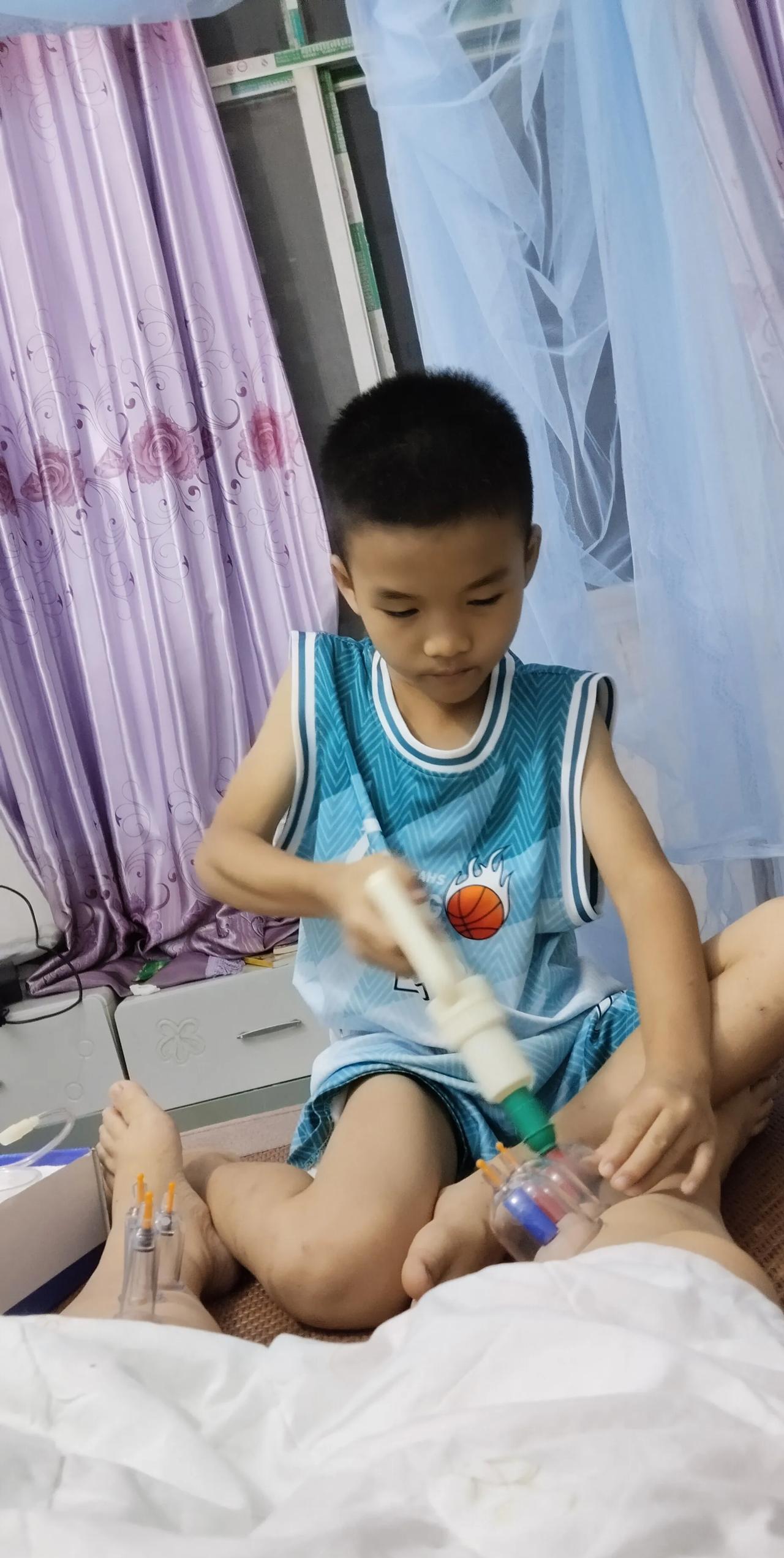 你奶奶说想你了，明天就把他打包给他奶奶，直到开学前都不要回来，让两老稀罕稀罕一段