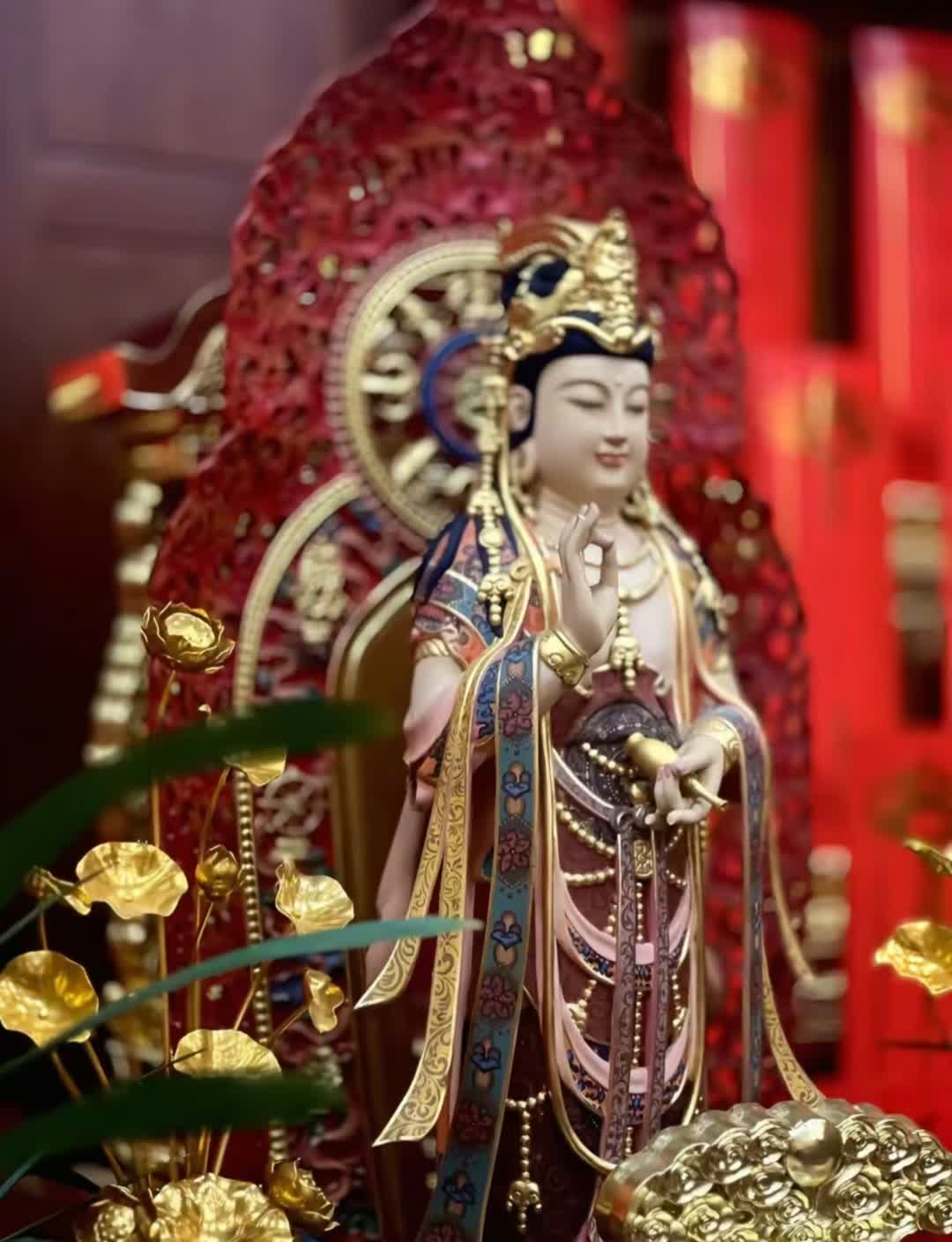 人过得很好的时候，就会原谅很多事情。自己内心有了力量，就懒得跟外界较劲。