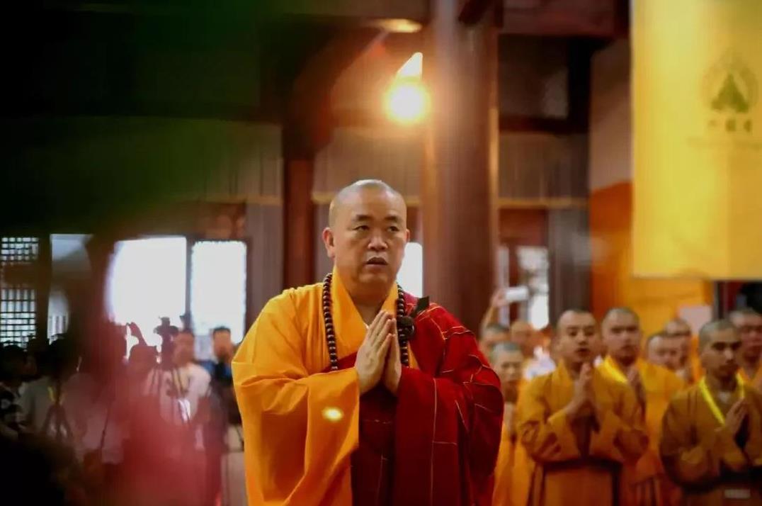 方丈释永信的事，
说相信是真的，
但有辟谣，
正忐忑，
如今再看，
少林寺官方消