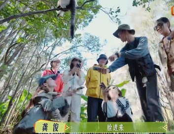 一路跟随大哥龚俊，KPI的推动从不掉链子！连相机都已经就位，今天的进度早早都安排