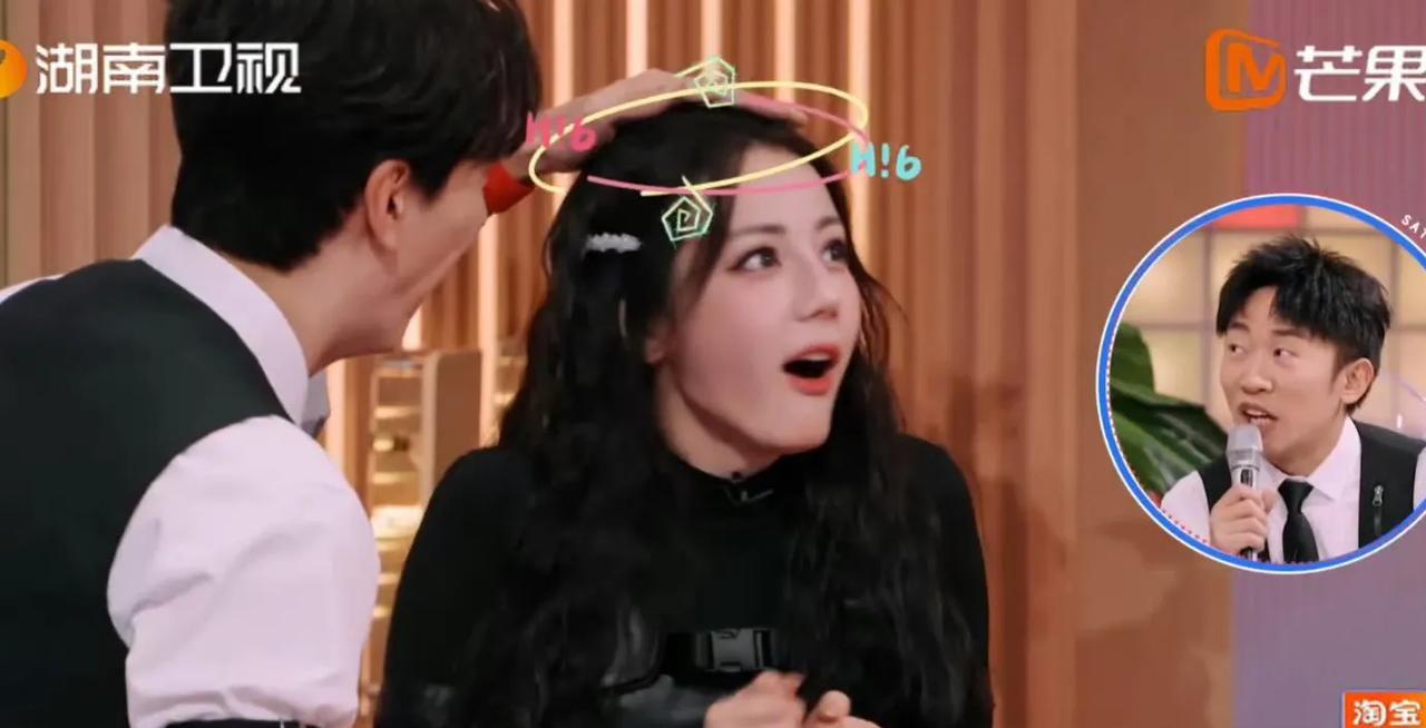迪丽热巴被砸忧高颅顶#发型执念绝了