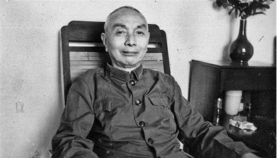1981年，已退休的郭汝瑰来到南京杜聿明的家中。杜聿明曾是国民党著名将领，而郭汝