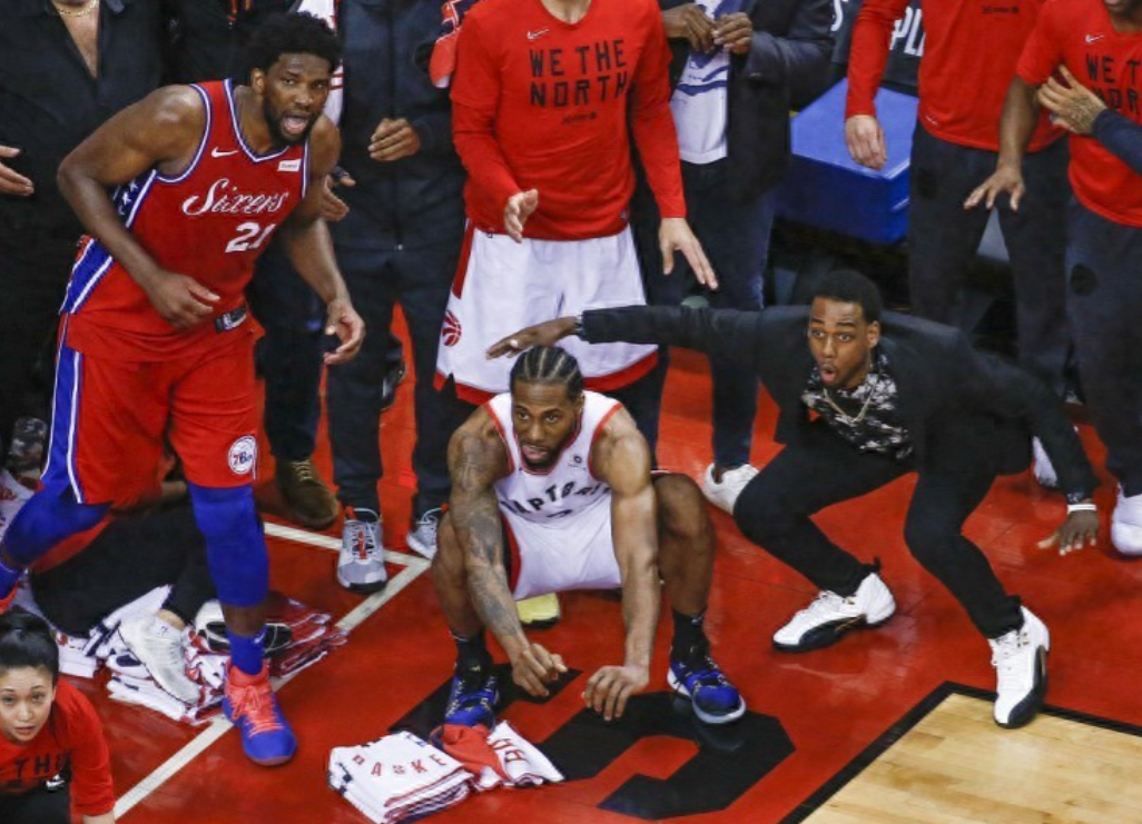 莱昂纳德压哨绝杀，快船126-124险胜鹈鹕。
据船记Law Murray统计，