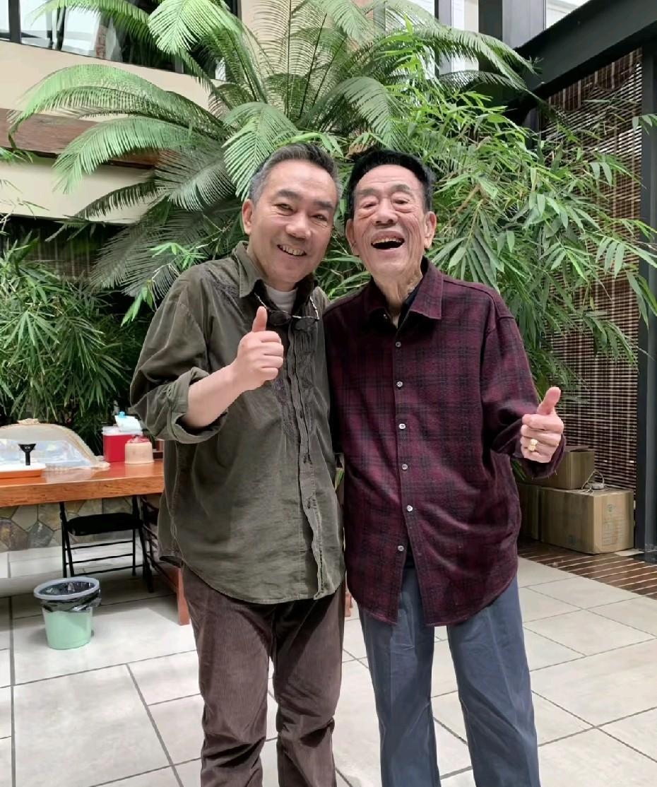 #秋日生活打卡季#杨议，怀念父亲杨少华：父爱从未离开。
杨少华先生，一共有4个儿