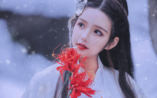 师兄嫌我是只乌鸦，为了师妹要拿我的内丹，我笑了，我可是真凤凰