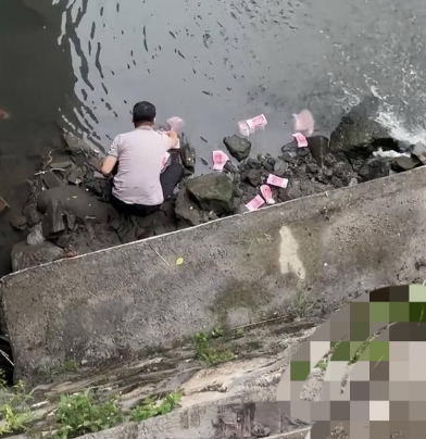 男子捡走大量钞票后续：10万一捆至少8捆，警方介入，失主已找到

6月12日下午