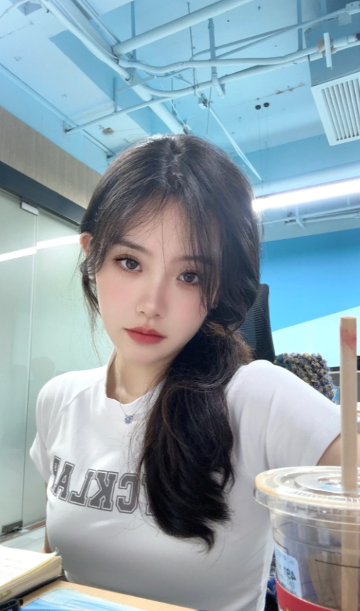 你说最好的人会到身边，
此刻我也是这样想的。