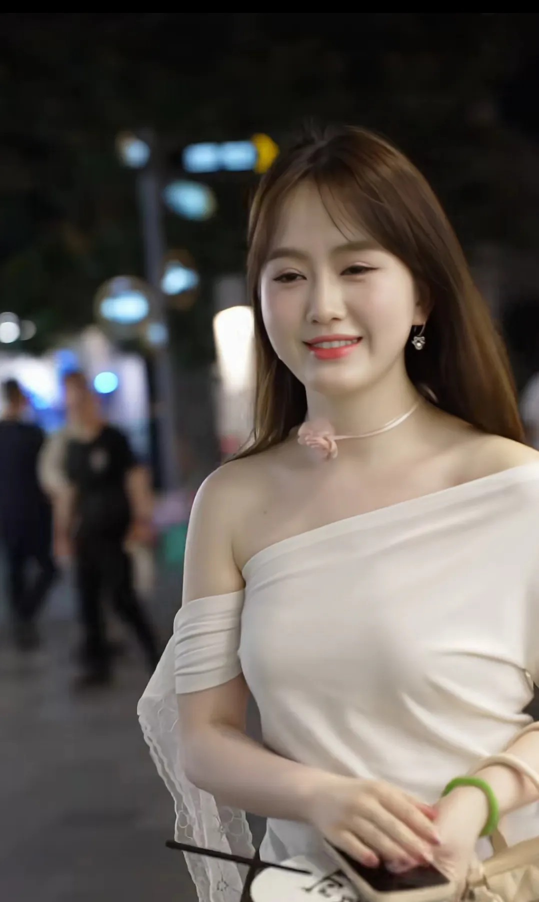 现在离婚率为啥这么高？  

**第一，人都变自私了**  
男的娶老婆就想