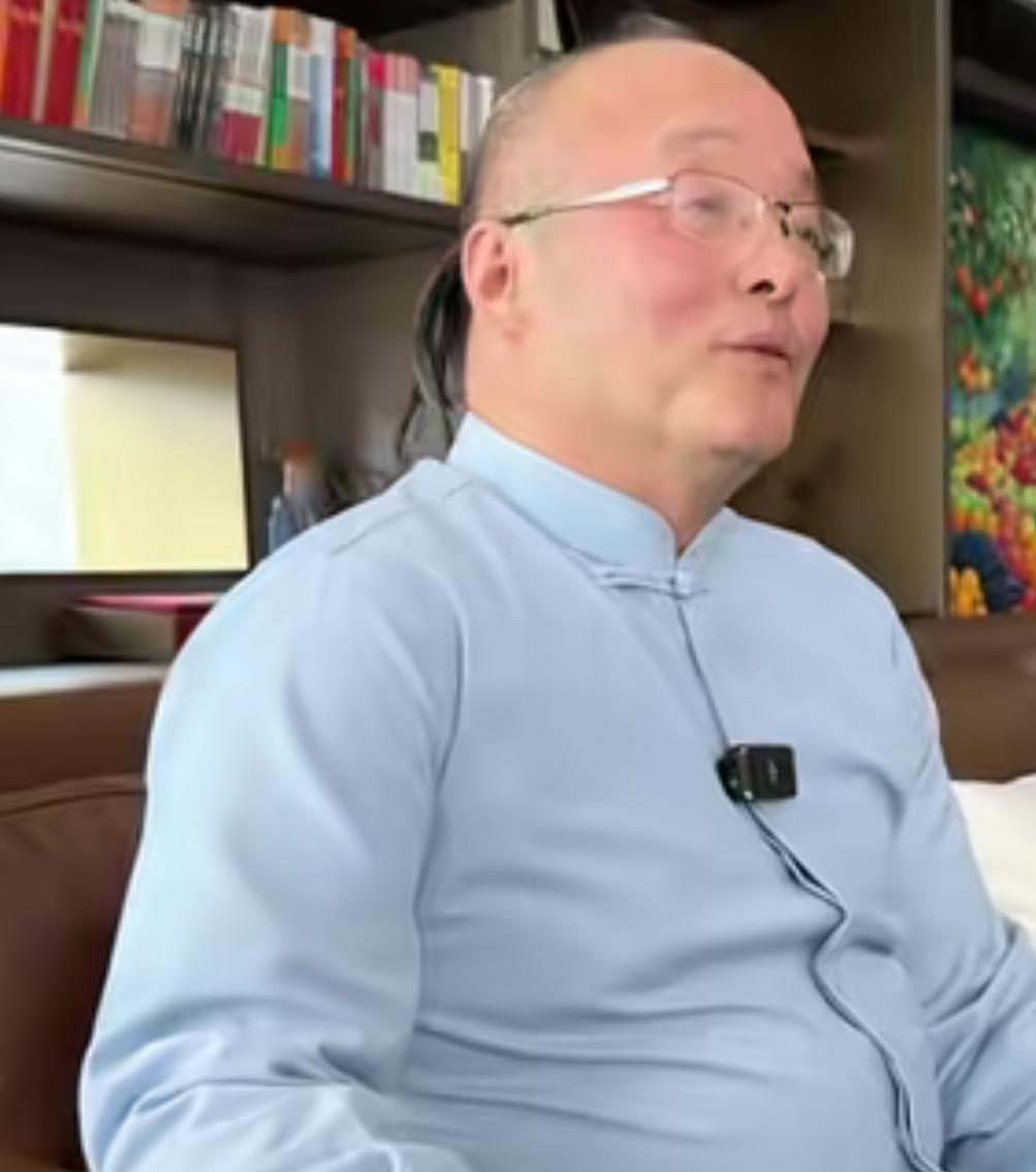 钟薛高林盛说过一句名典：成本摆在那里，就是这个价格，爱买不买。百盛园余惠勇的名句