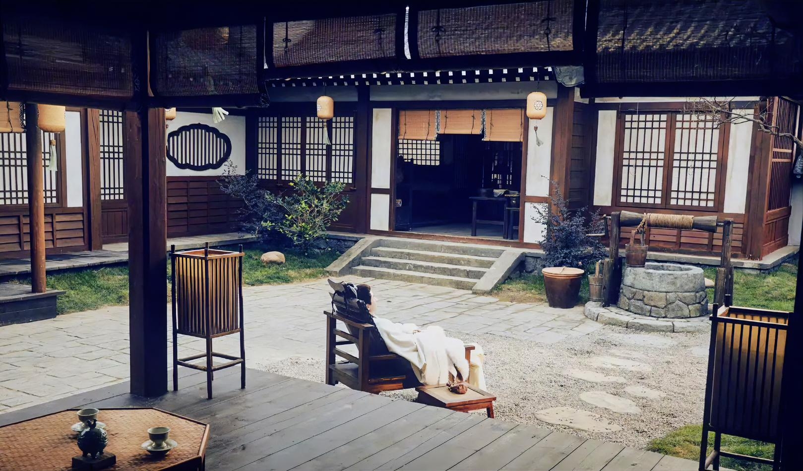 姐妹们刷到成毅发的收官小作文没？不是那种官宣营业，是真的走心了！他写“谢淮安独自