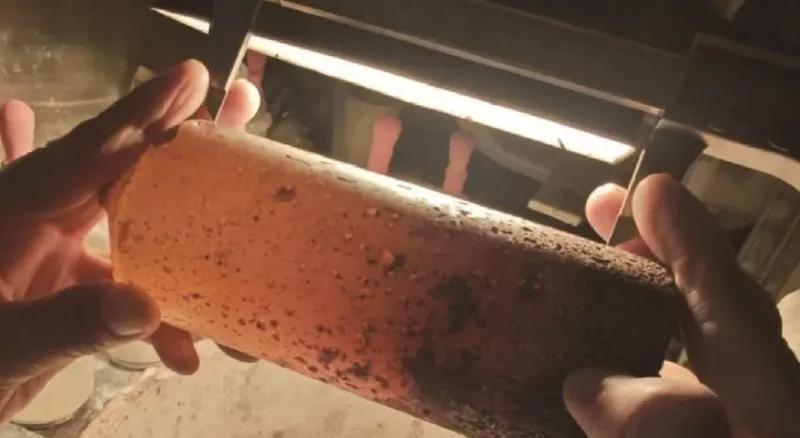 【乌媒热议中国军用激光器的晶体】
7月26日，乌克兰独通社报道，中国承认已研制出