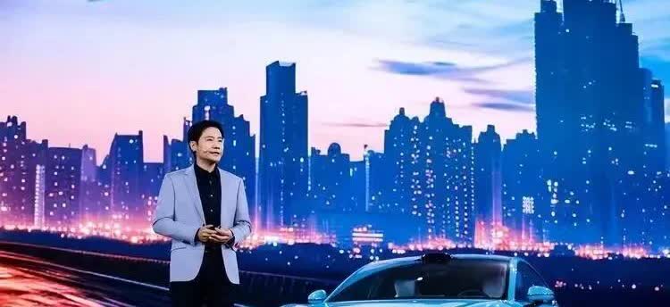 雷总又要忙了
2025年5月17日，贵阳花果园发生一起小米SU7交通事故，事故