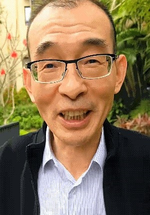 谢爸爸寻子成功激动不已











我的天哪！谢爸爸找到儿子后这举动也