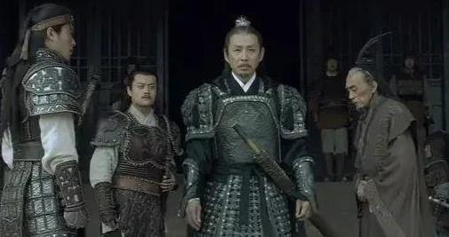 勾践打吴之前，越军士气低迷了，只因为士兵多是青壮年，生理没处解。勾践心里急，一夜