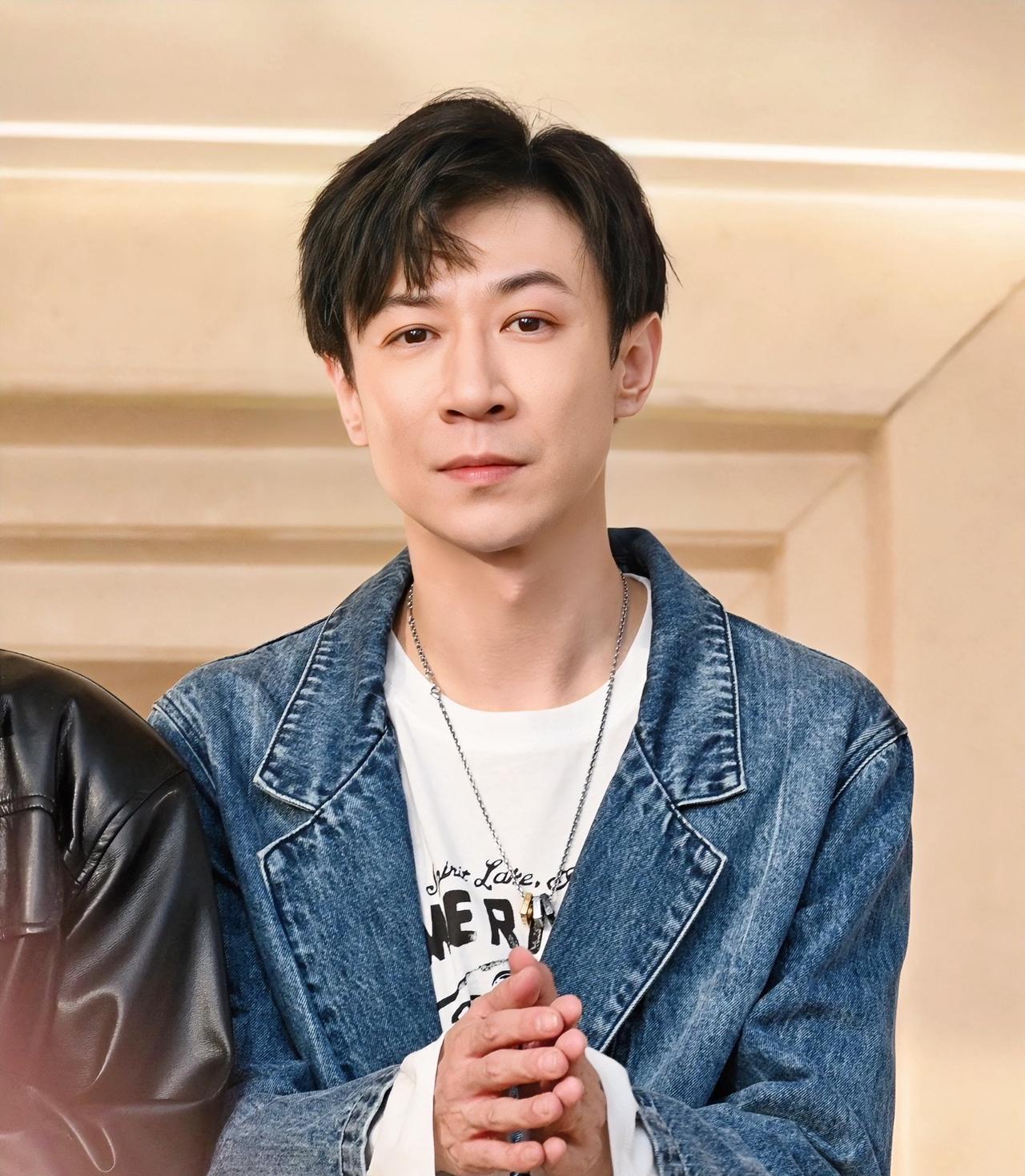 大家发现了吗？
张维伊大姑才是个明白人，
难怪董璇说结婚的时候推荐大姑来发言，张