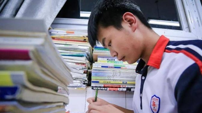没有天赋高考上限多少分？家长认为至少上211，班主任的话太现实