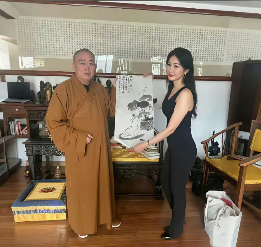 这画有什么稀罕的？这么多人看？ ​​​
