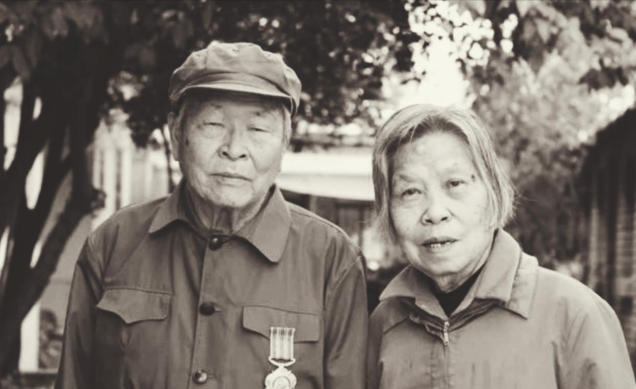 1958年，成都的小学教师林模丛如实讲：“我参加志愿军，在第五次战役中不幸被俘，