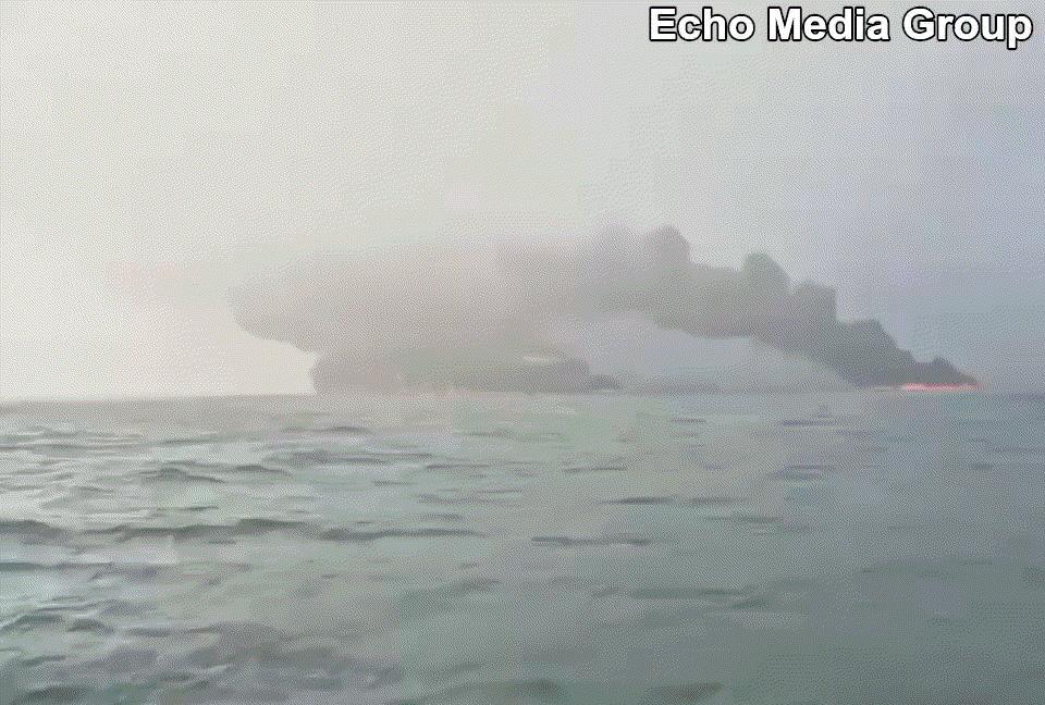 近日一艘美军租用的5万吨航空燃油货轮与葡萄牙籍集装箱货轮在英国海域附近发生相撞，
