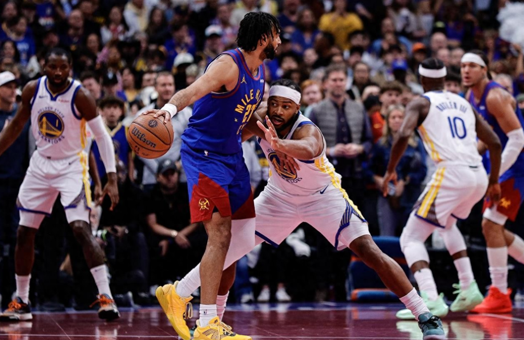 NBA杯西部C组暨NBA常规赛，掘金主场以129-104大胜勇士，这也令掘金夺得