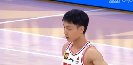 本赛季CBA常规赛各项最佳:
最佳国内球员（MVP）:胡金秋
最佳国际球员:布朗