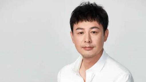 剧组力挺张颂文！他人很好不是信是很重的袋子，统一收信接送粉丝