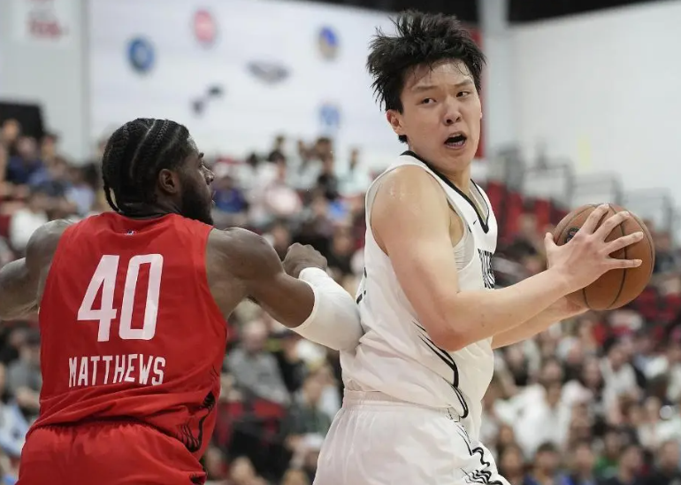 名记Kevin Pelton撰文，点评夏联新秀，杨瀚森被列为“最有趣新秀”（Mo