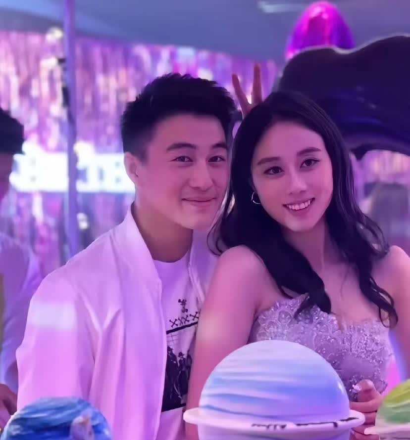 何猷君被传出轨，我不意外
何猷君被传骨科，我也不意外
但看到何猷君的辟谣声明