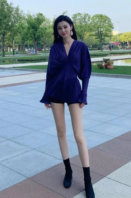 费费，173cm，王牌女郎。[赞][赞][赞]