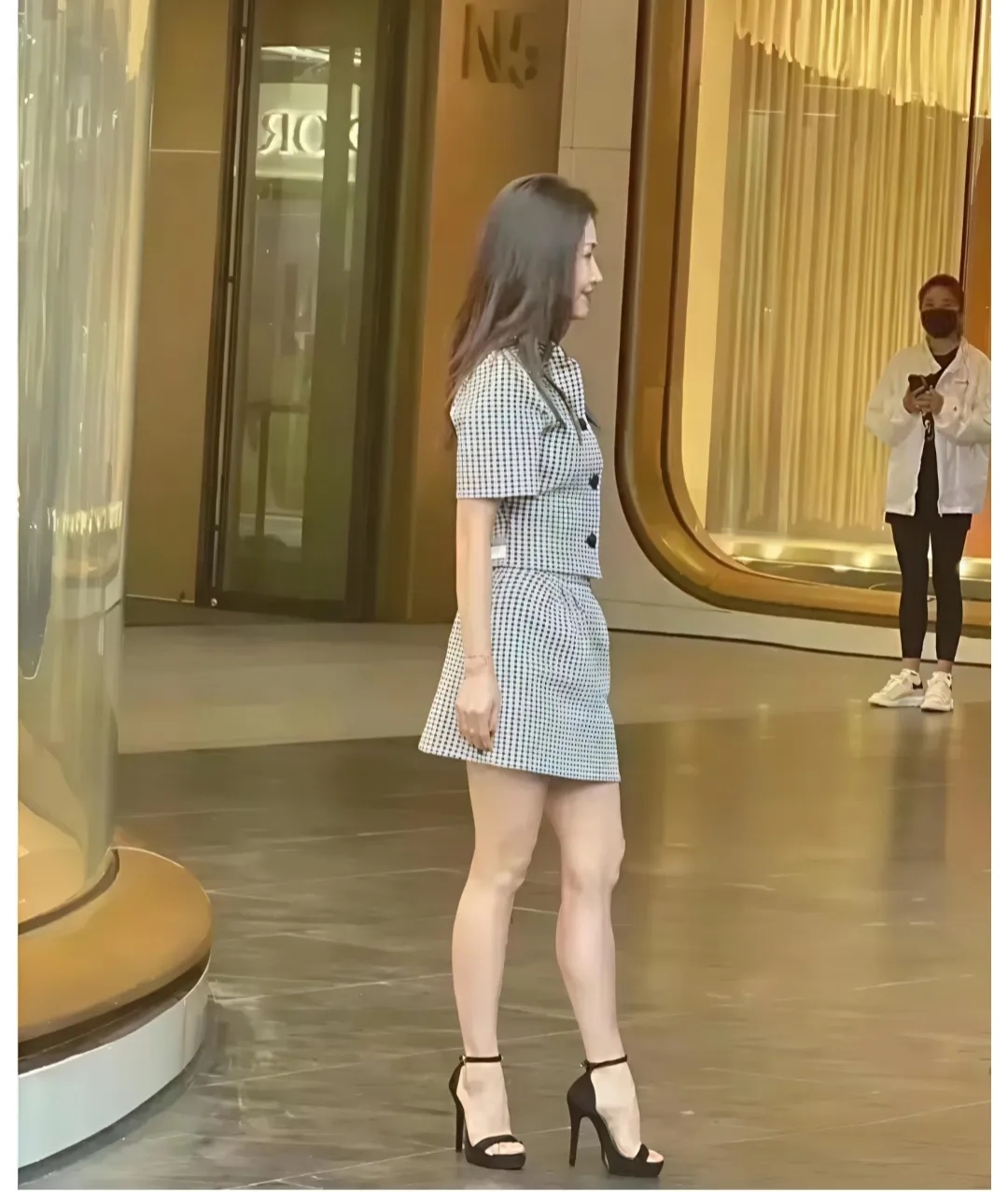 王子文，小个子里她算是比例最好的了。