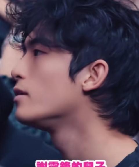 各位看官们瞅这！图片里这小伙，就是谢霆锋的大儿子Lucas啊！你说这孩子多牛？直