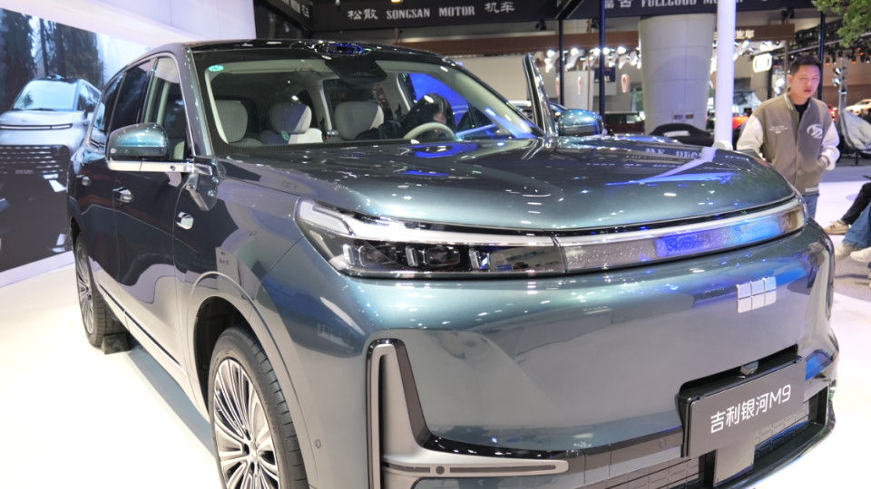 坐进就不想下车！银河M9的座舱比家里沙发还解压