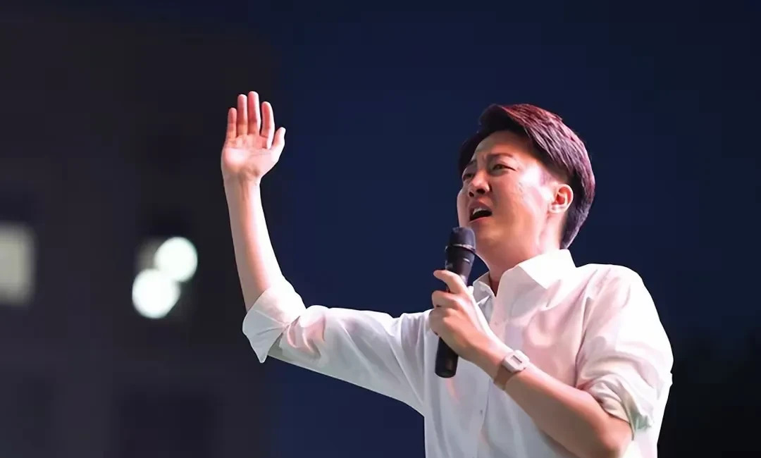 韩国大选，一个年轻人要搞事情











---









