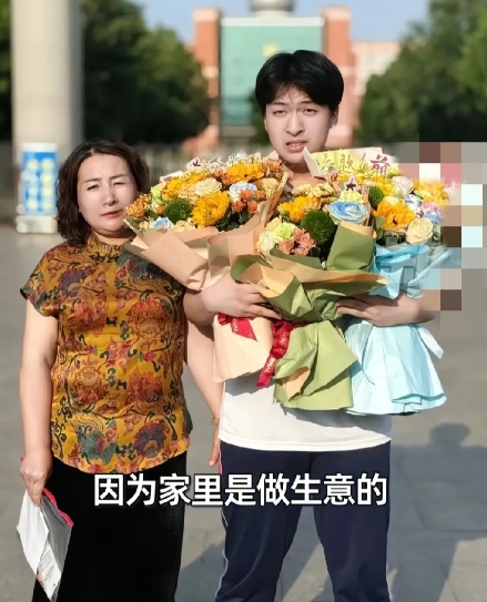 男生高考后卖2000斤书本，赚取人生的第一桶金1184元！这个男孩叫苏俊林，高考
