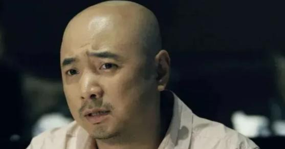 徐峥面馆薄利多销











震惊！明星竟半夜巡视后厨！徐峥为了面馆，