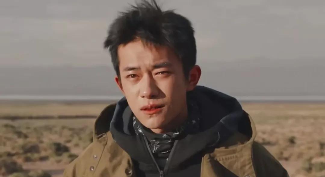 新生代演员中，易烊千玺应该是当之无愧的演技第一了吧！
像其他的小鲜肉在他的面前都