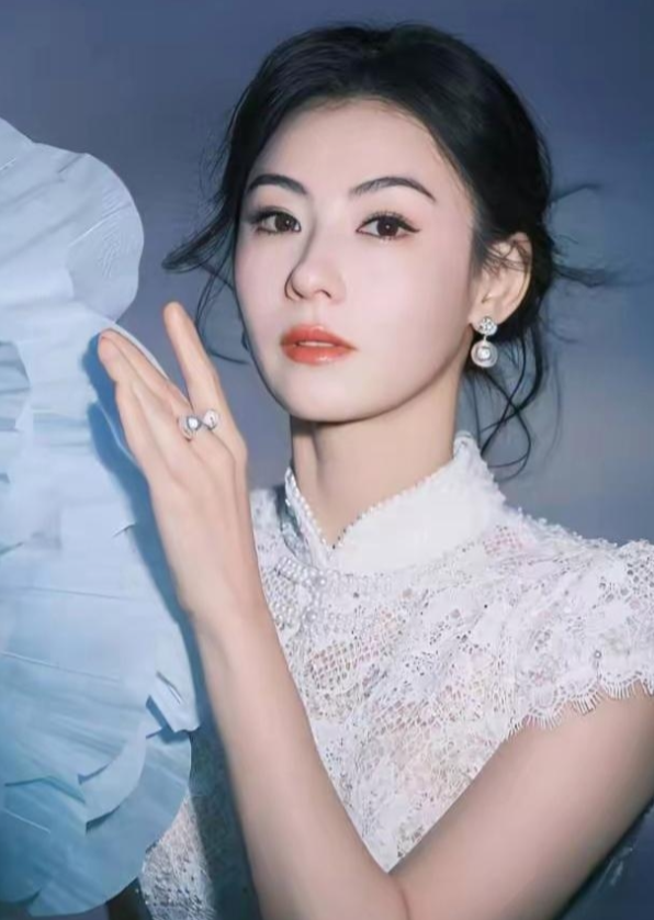 终于知道了
原来张柏芝不管不顾生3胎，并不是恋爱脑上头，也不是为那位神秘的孩子父