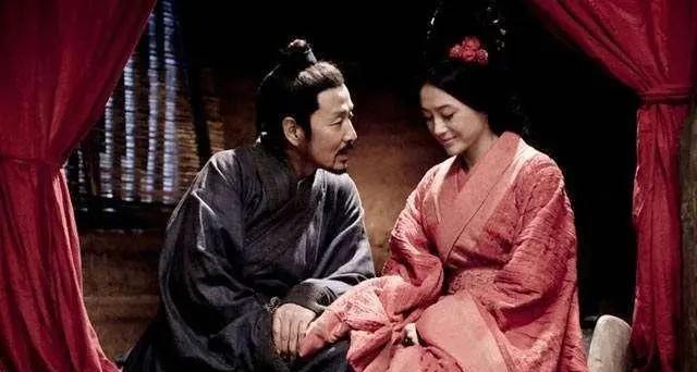 汉朝，刘邦当了皇帝后，忽然想起自己和曹寡妇还有一个儿子，于是便回到沛县找人。没想