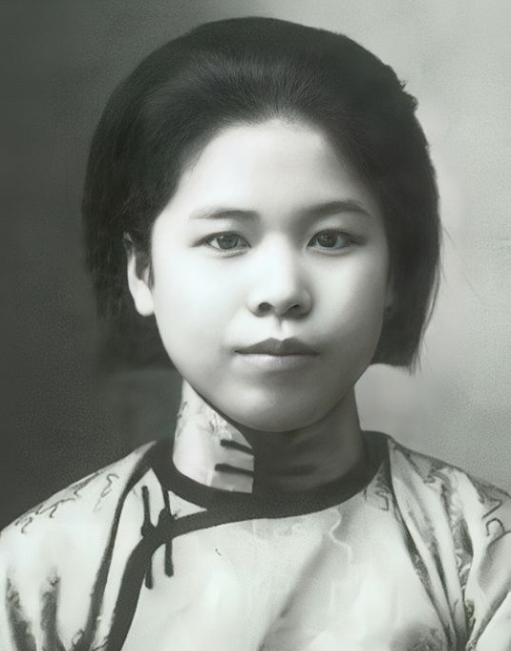 1947年，特务们将杨虎城的夫人谢葆真牢牢捆住，用针头扎进她的大腿，谢葆真顿时发