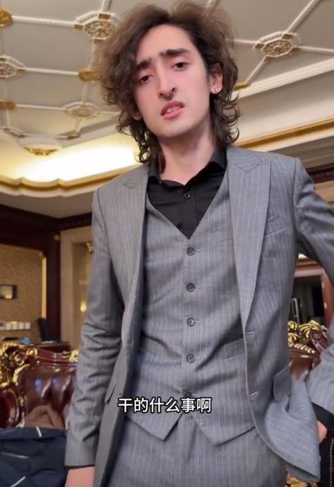 当迪拜王子的剧本撞上湖南辣妈的人生，伯虎和周娟的跨国恋堪称现实版“爱情童话粉碎机